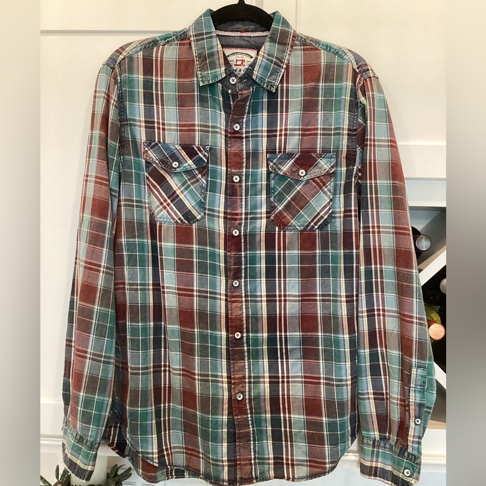 BNWOT. Men’s Thread & Cloth Flannel Shirt. (M)